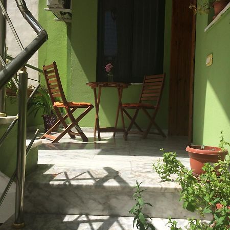 Friends House Bed & Breakfast Tirana Exterior foto
