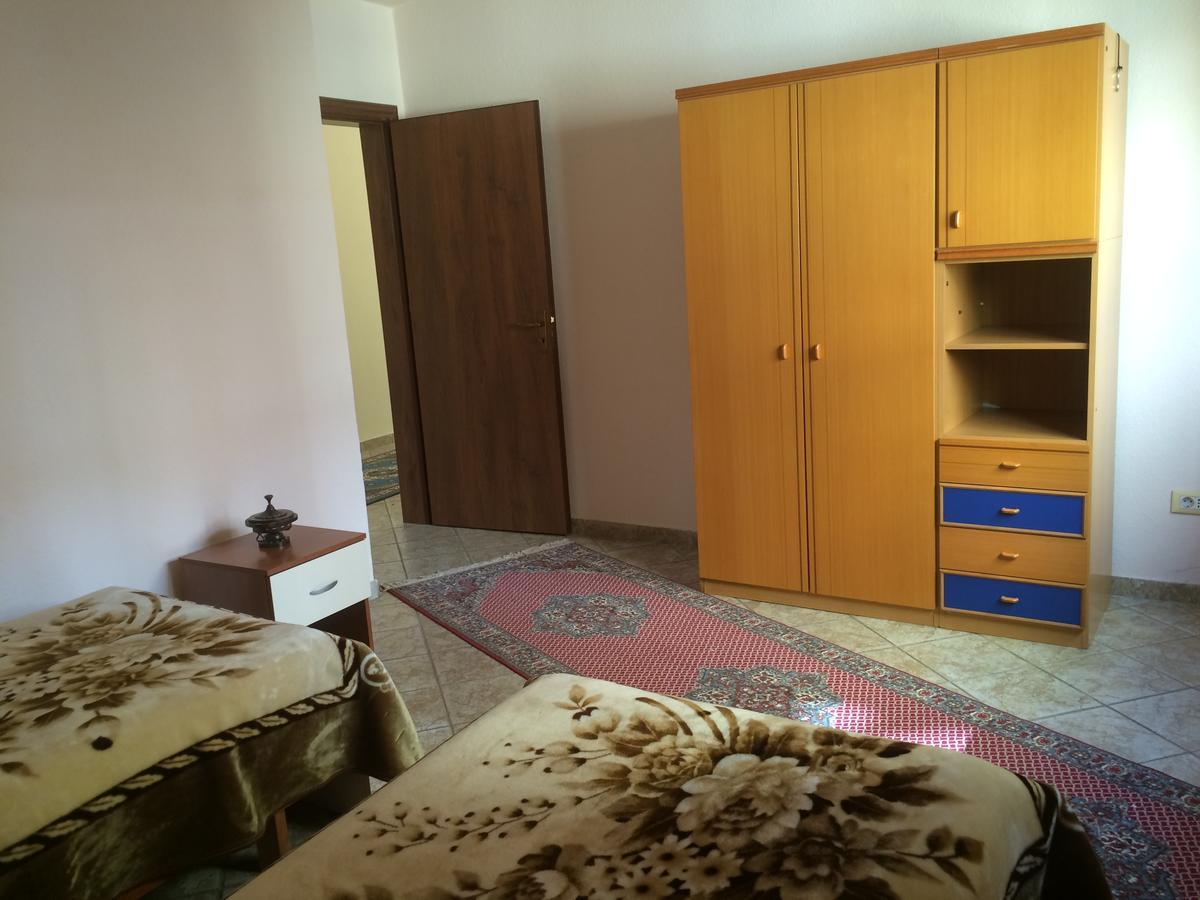 Friends House Bed & Breakfast Tirana Exterior foto